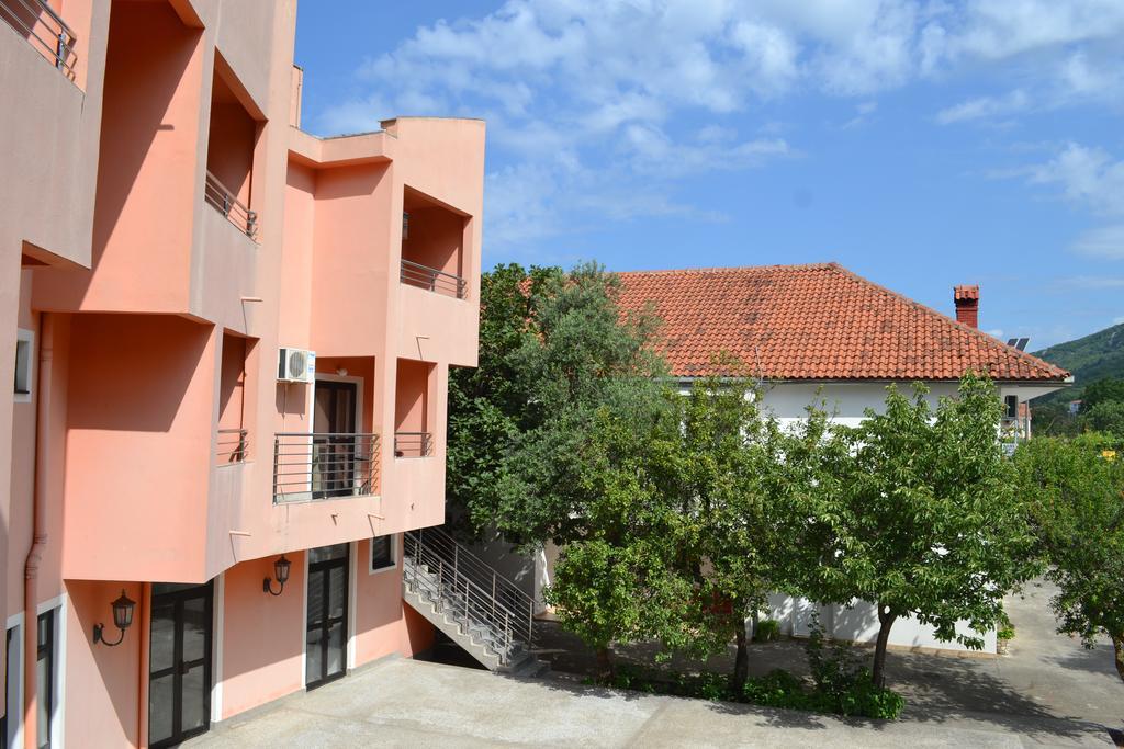 Guesthouse Orlovic Budva Eksteriør billede