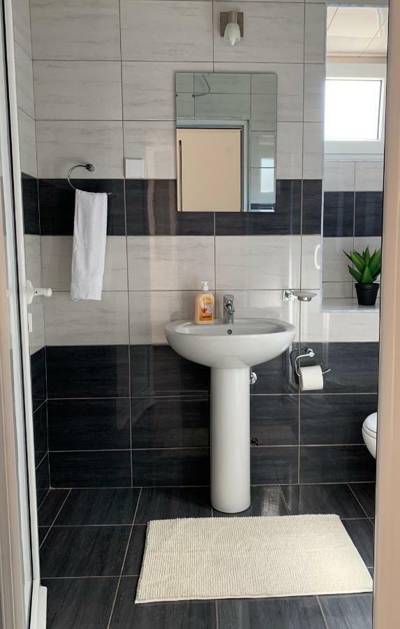 Guesthouse Orlovic Budva Eksteriør billede